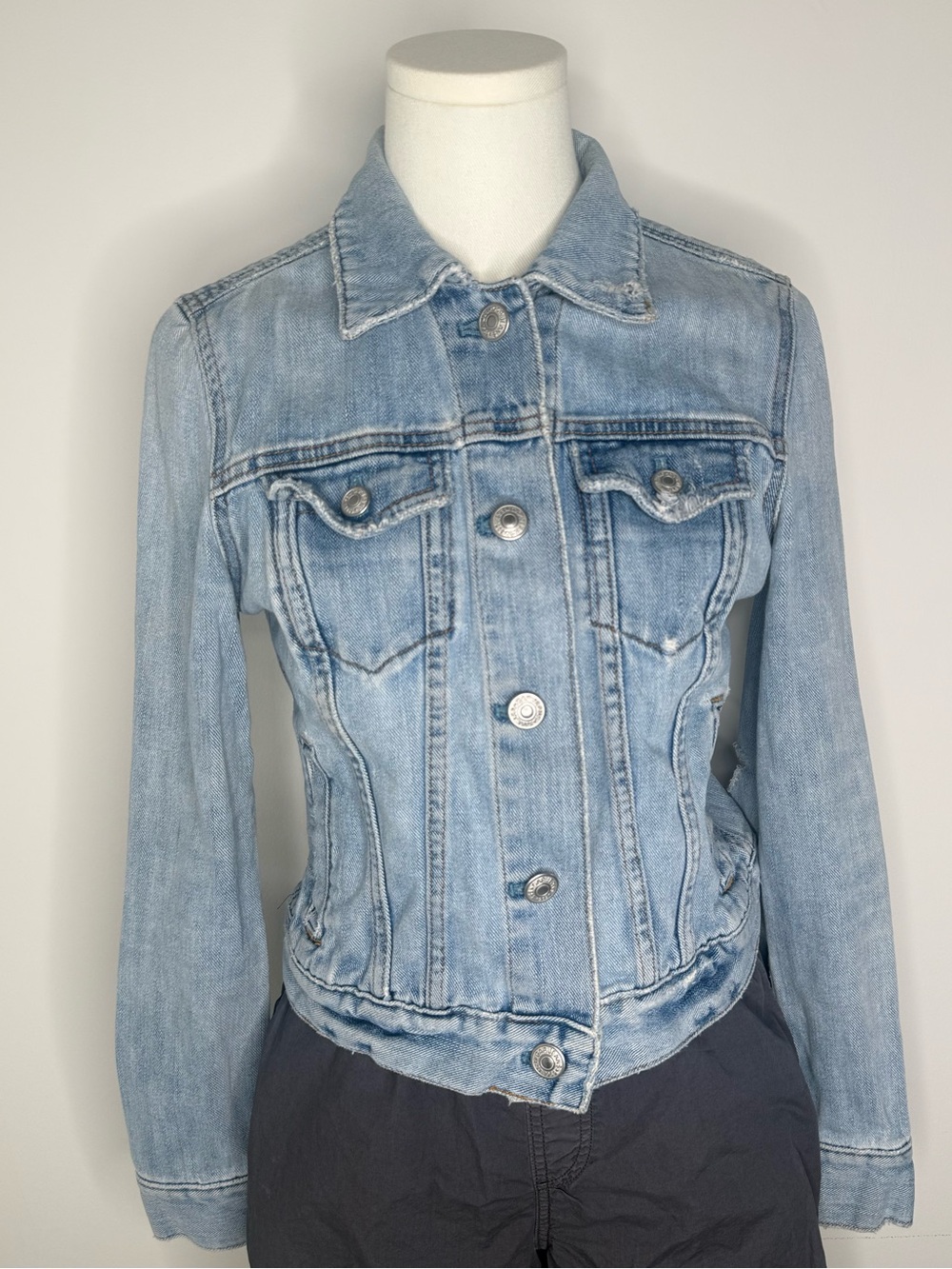 GAP Light Blue Denim Jean Jacket - Women's